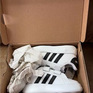 Adidas Kids White and Black Bubbly Comfy